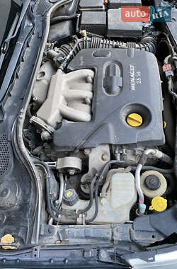Седан Renault Latitude 2012 в 