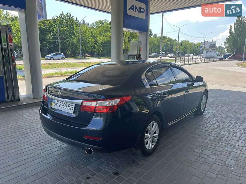 Седан Renault Latitude 2011 в Николаеве