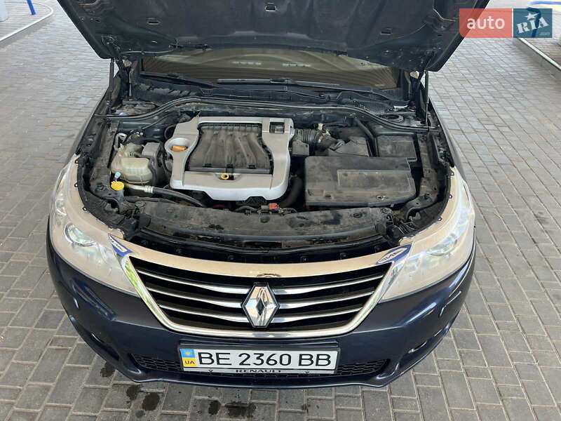 Седан Renault Latitude 2011 в Николаеве