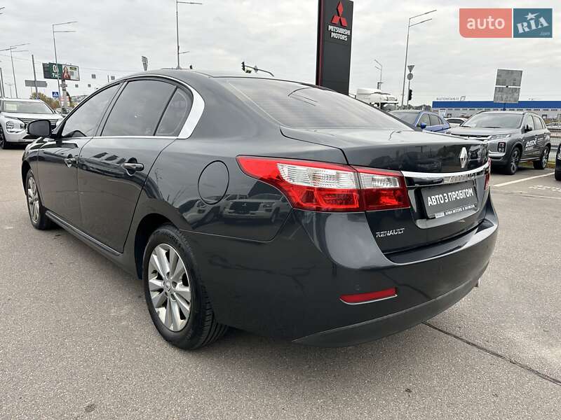 Седан Renault Latitude 2012 в Києві