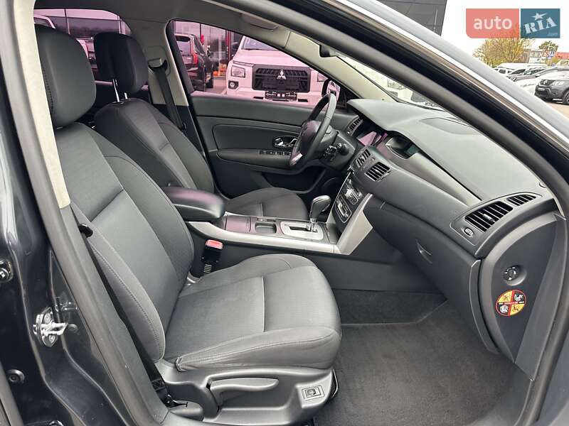 Седан Renault Latitude 2012 в Києві