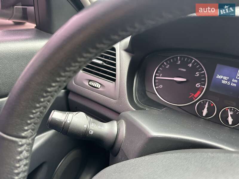 Седан Renault Latitude 2012 в Києві