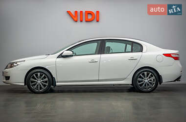 Седан Renault Latitude 2012 в 