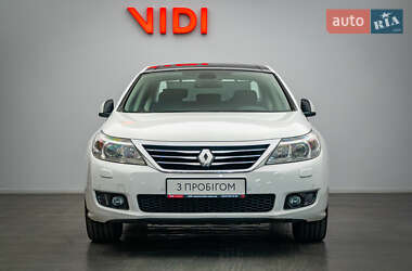 Седан Renault Latitude 2012 в 