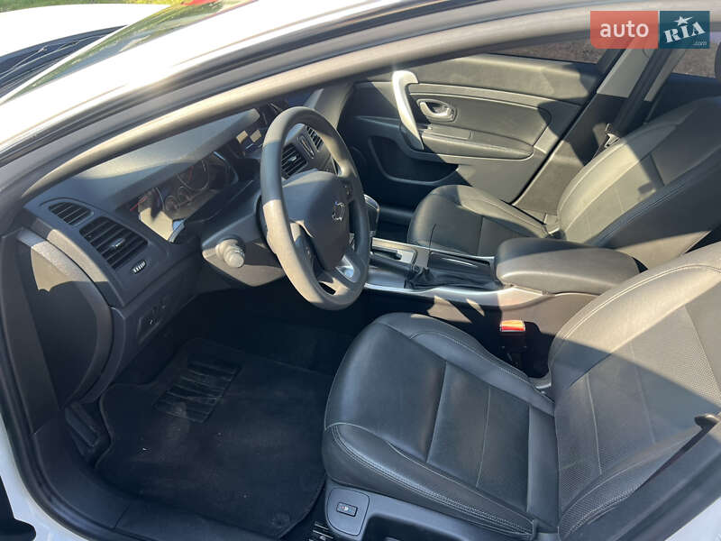 Седан Renault Latitude 2018 в Житомире