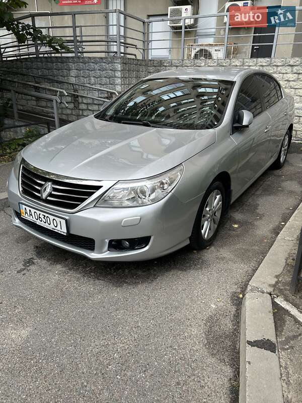 Renault Latitude 2013