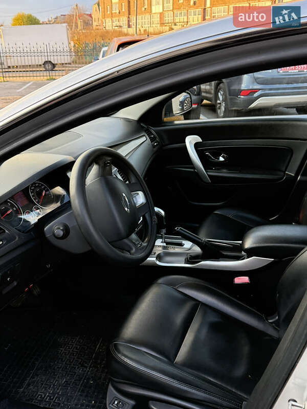 Седан Renault Latitude 2015 в Софиевской Борщаговке