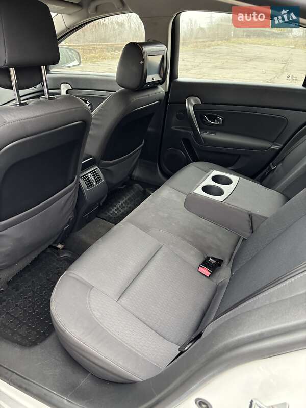 Седан Renault Latitude 2012 в Києві