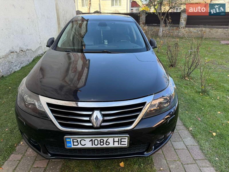 Седан Renault Latitude 2011 в Стрию