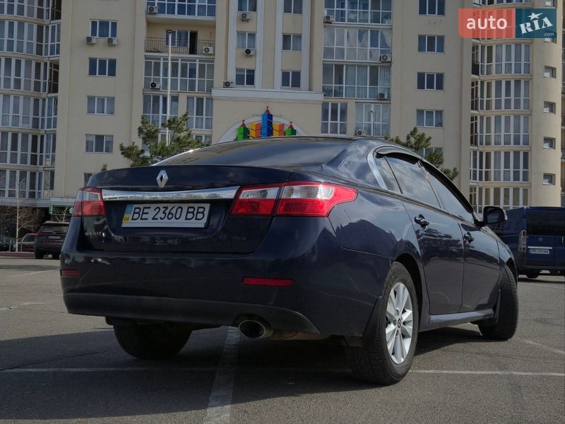 Седан Renault Latitude 2011 в Николаеве