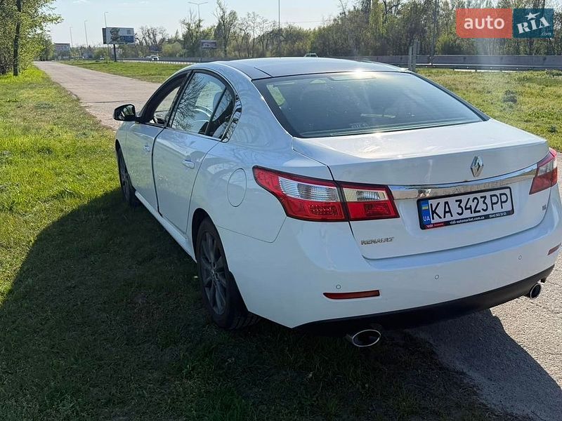 Седан Renault Latitude 2012 в Киеве