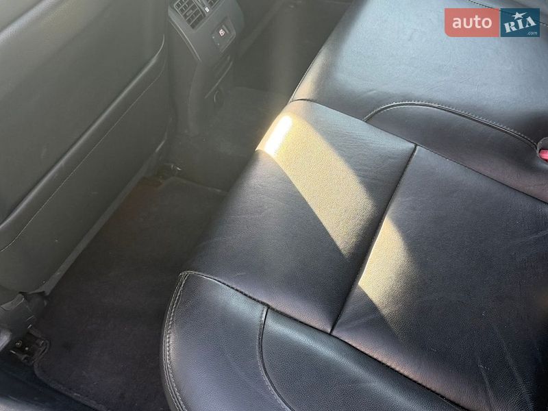 Седан Renault Latitude 2012 в Киеве