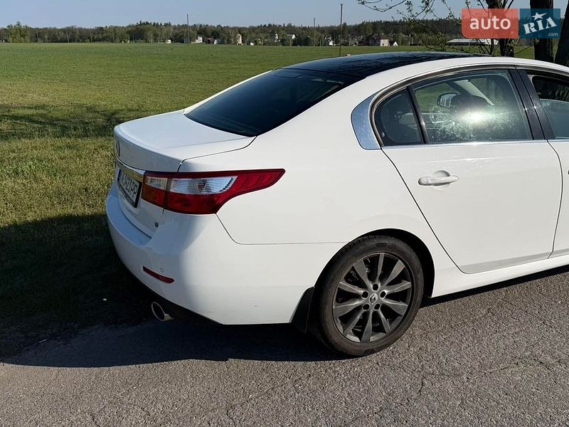 Седан Renault Latitude 2012 в Киеве