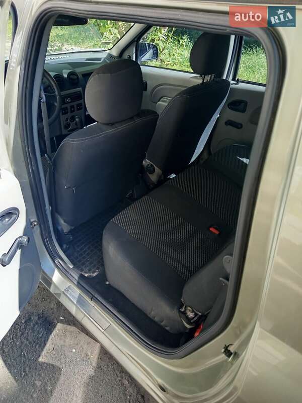 Универсал Renault Logan MCV 2009 в Львове