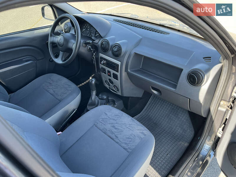 Універсал Renault Logan MCV 2010 в Києві