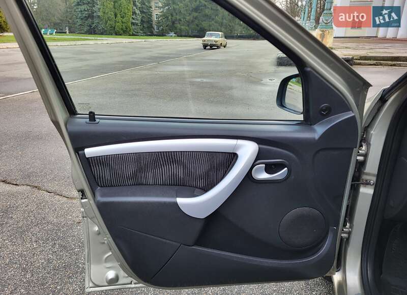 Універсал Renault Logan MCV 2010 в Жовтих Водах