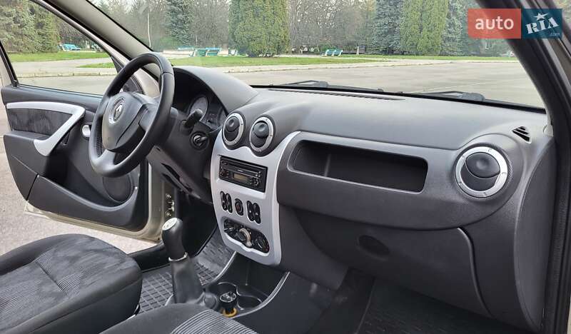 Універсал Renault Logan MCV 2010 в Жовтих Водах