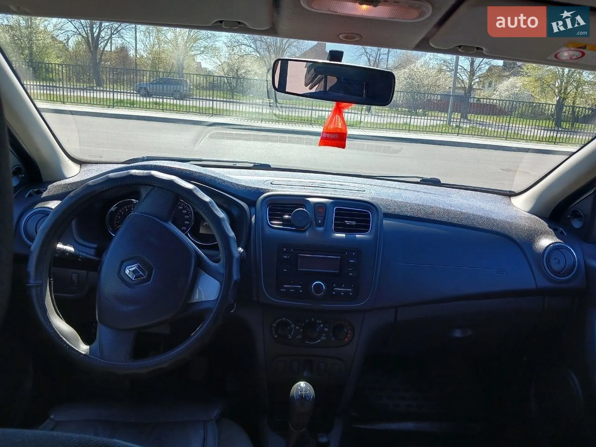 2014 Renault Logan - мініатюра 7