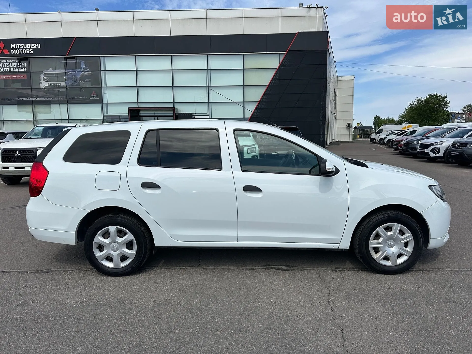 2015 Renault Logan - мініатюра 9