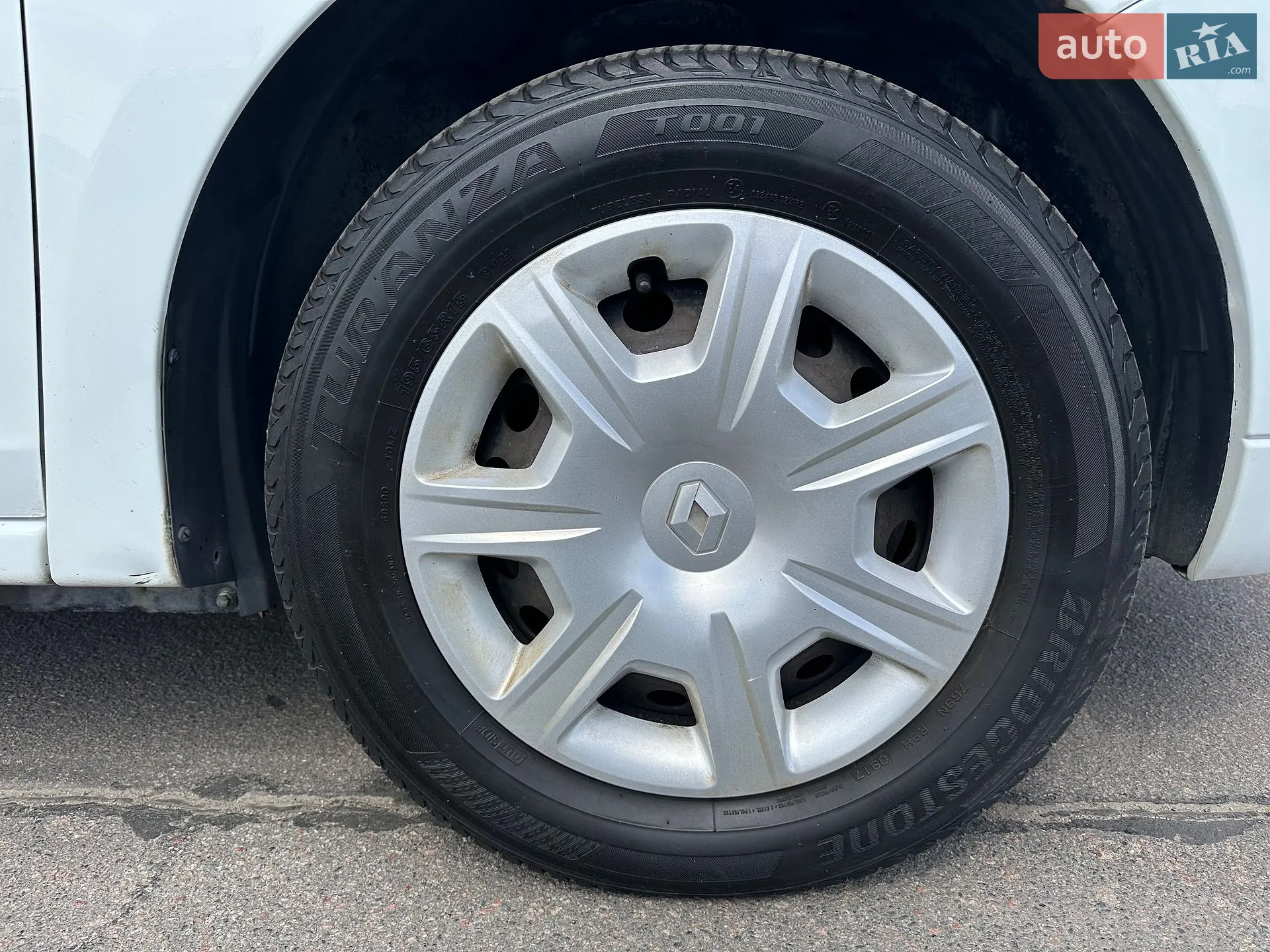 2015 Renault Logan - мініатюра 12