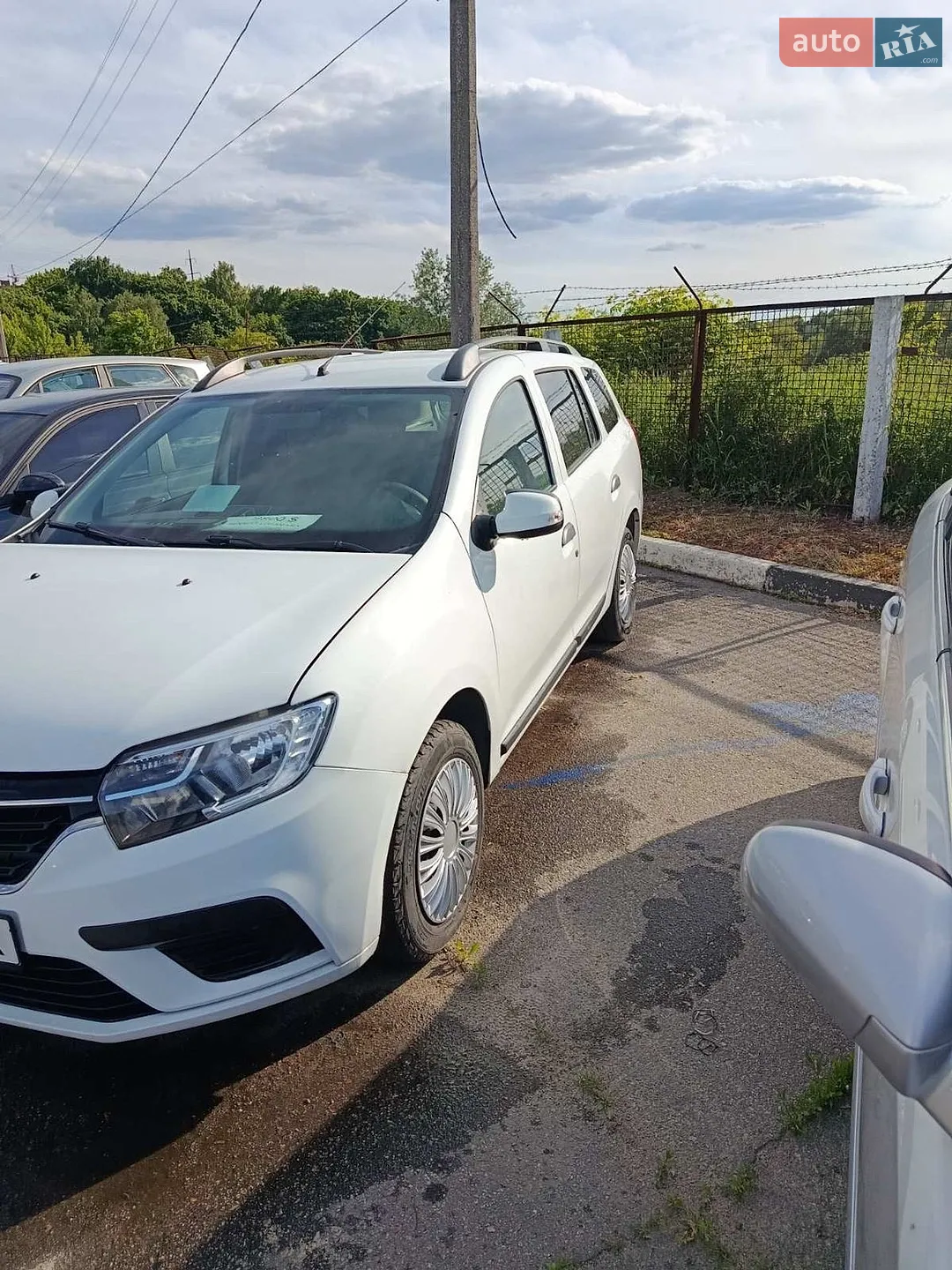 2019 Renault Logan - фото 1