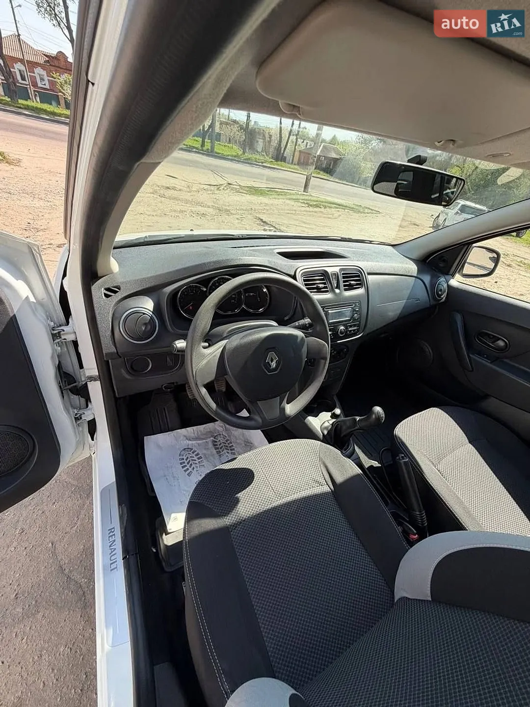 2015 Renault Logan - мініатюра 7