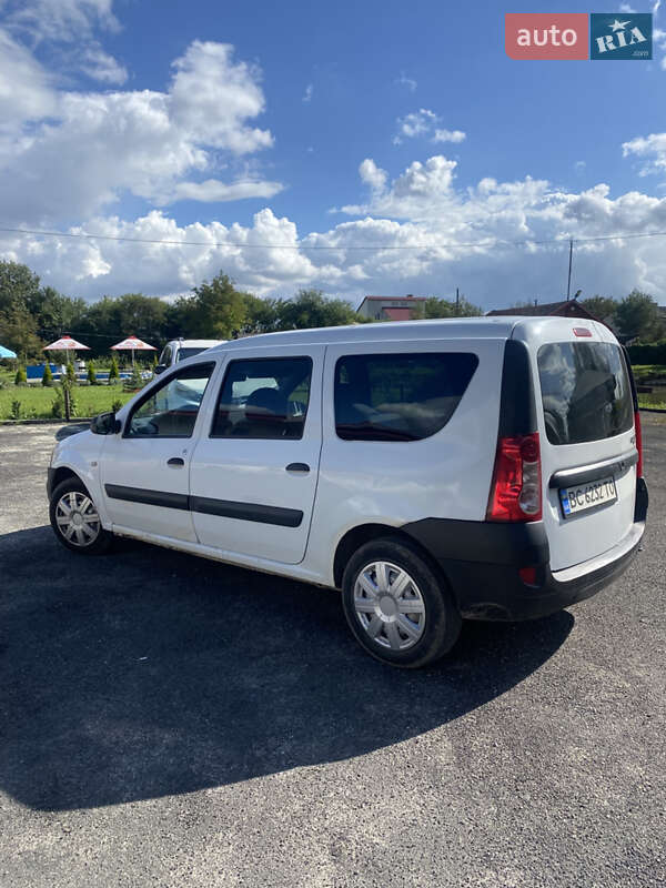 Вантажопасажирський фургон Renault Logan Van 2010 в Львові