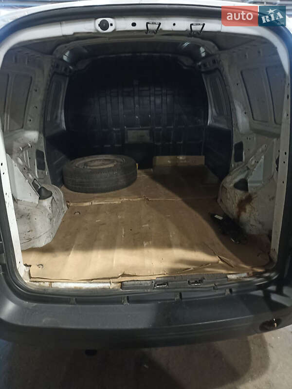 Грузовой фургон Renault Logan Van 2011 в Запорожье фото 4 Грузовой фургон Renault Logan Van 2011 в Запорожье