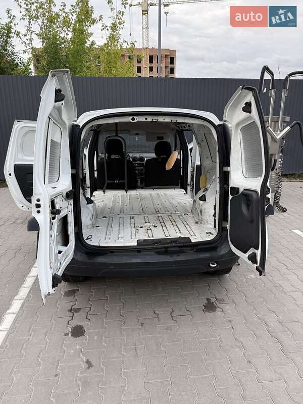 Грузовой фургон Renault Logan Van 2012 в Луцке фото 7 Грузовой фургон Renault Logan Van 2012 в Луцке