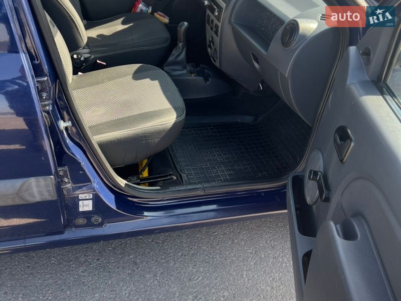 Грузовой фургон Renault Logan Van 2010 в Светловодске