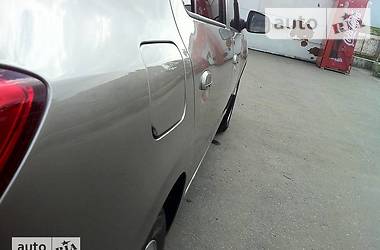 Седан Renault Logan 2013 в 