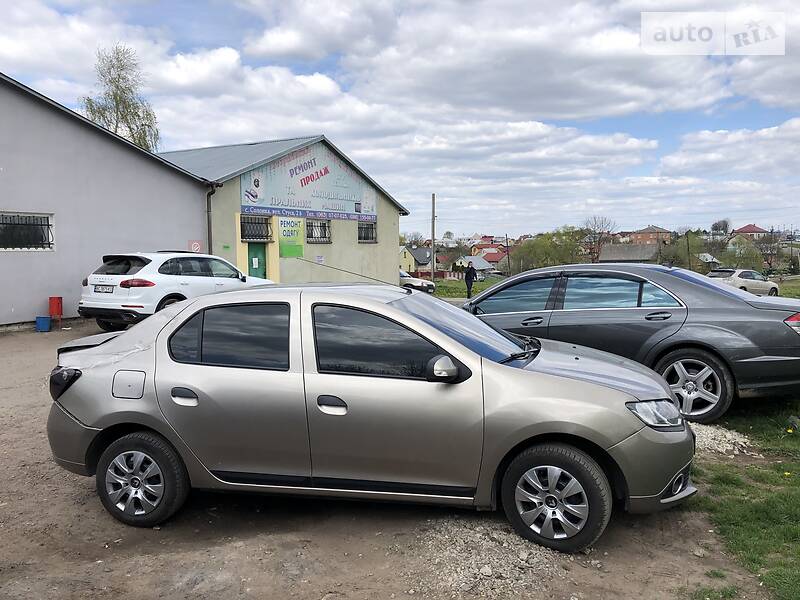 Седан Renault Logan 2015 в Львові