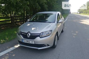 Седан Renault Logan 2014 в 