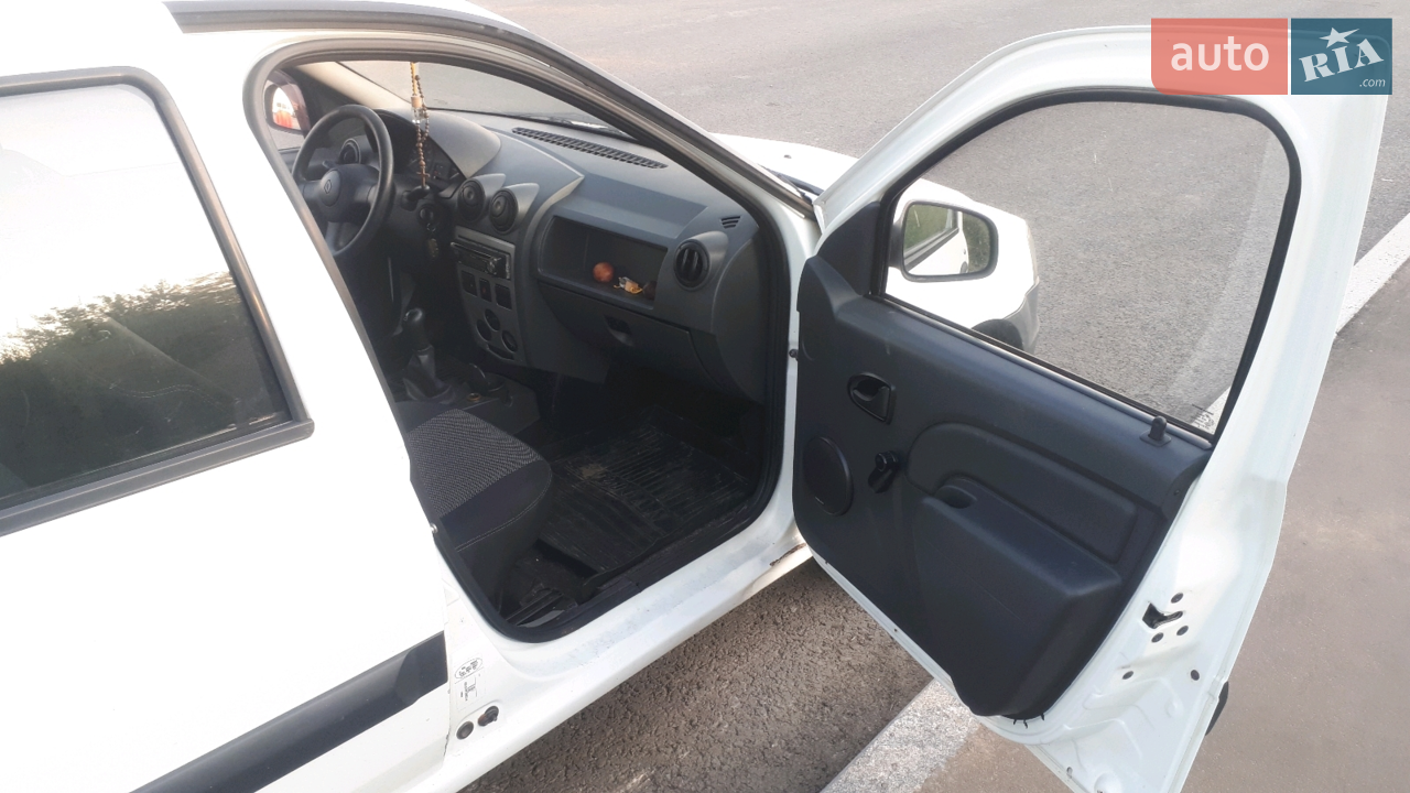2010 Renault Logan - мініатюра 7