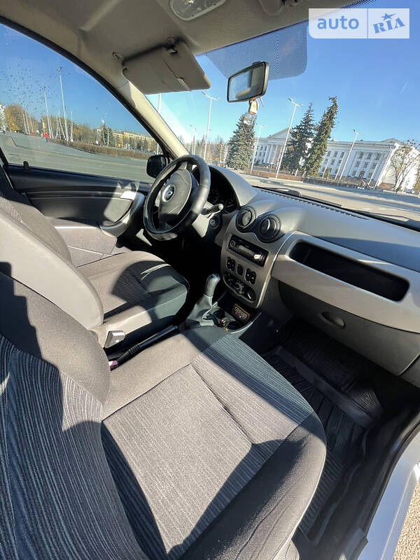 Седан Renault Logan 2010 в Краматорську фото 18 Седан Renault Logan 2010 в Краматорську