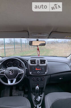 Седан Renault Logan 2019 в 