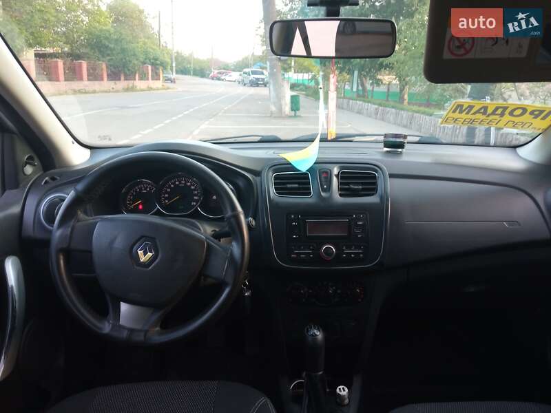 Седан Renault Logan 2013 в Доброславе