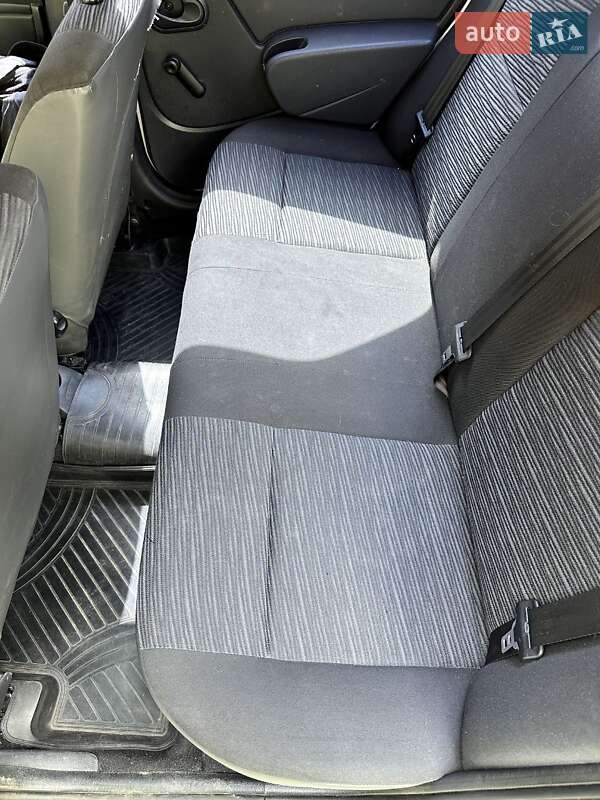 Седан Renault Logan 2011 в Киеве