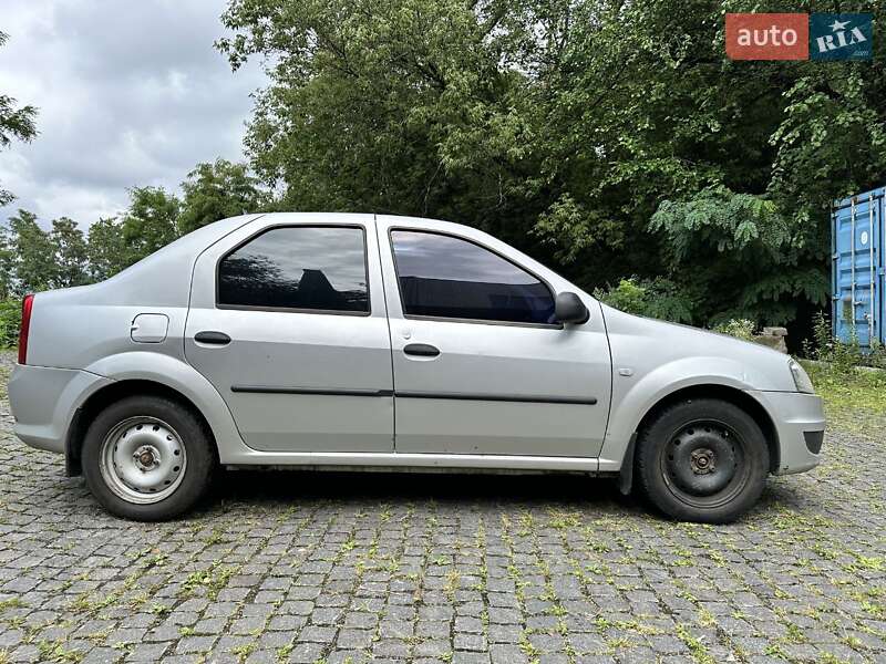 Седан Renault Logan 2011 в Киеве