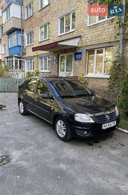 Седан Renault Logan 2011 в 