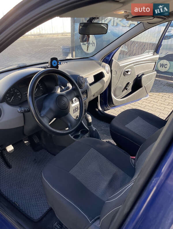 Седан Renault Logan 2009 в Ивано-Франковске