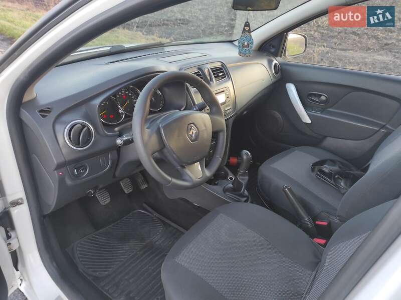 Седан Renault Logan 2013 в Кобеляках