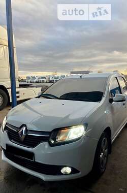 Седан Renault Logan 2013 в Ужгороде