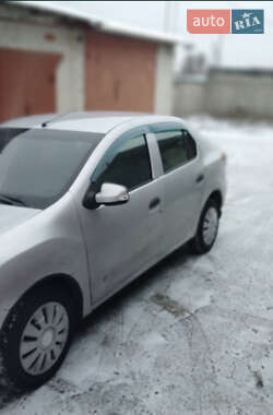 Седан Renault Logan 2013 в 