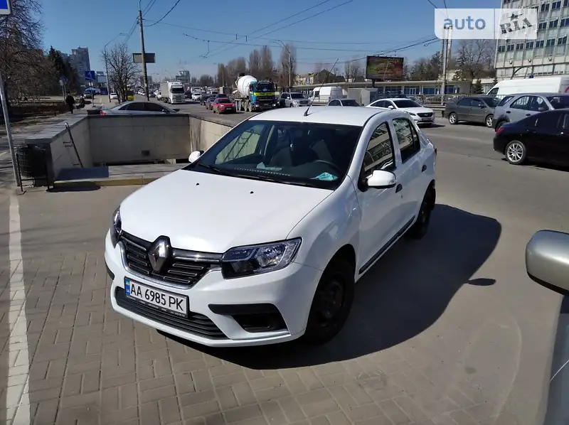 Седан Renault Logan 2017 в 