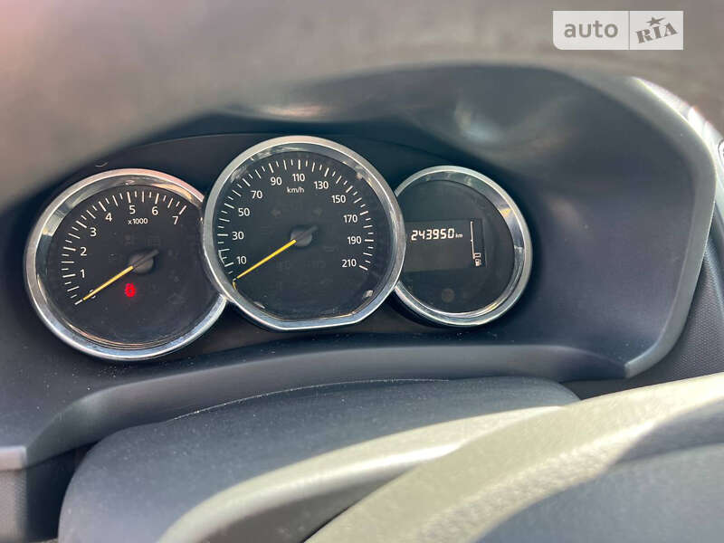 Седан Renault Logan 2016 в Львові