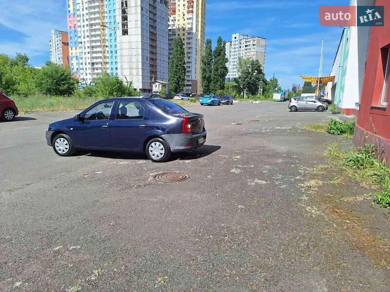 Седан Renault Logan 2011 в Киеве