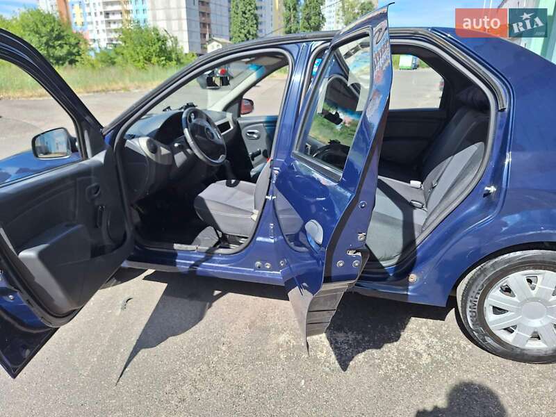 Седан Renault Logan 2011 в Киеве