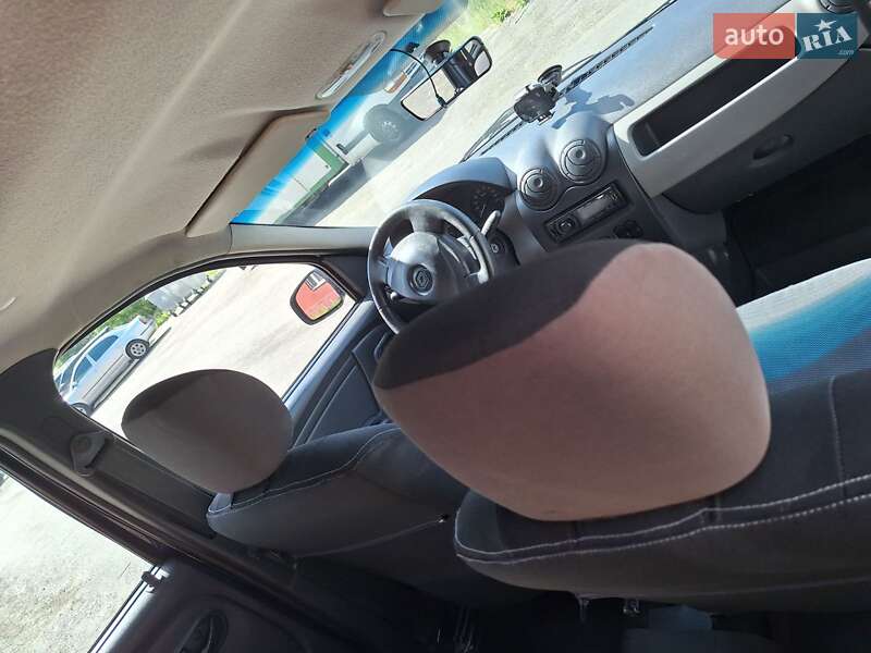 Седан Renault Logan 2011 в Киеве