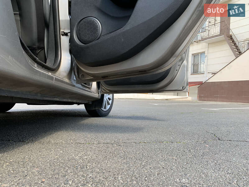 Седан Renault Logan 2013 в Одессе